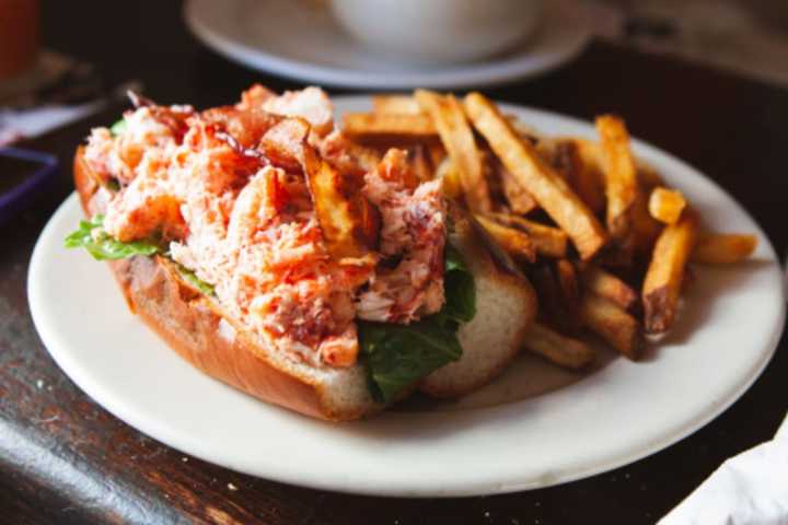 Some Of The Best Lobster Rolls In The World Are In Massachusetts, Experts Say