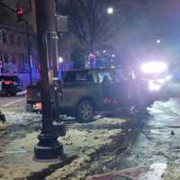 Driver Runs Red Light In Cambridge, Injures 2: Police