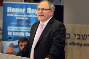 Hundreds Gather In Harrison To Welcome Israeli Ambassador, Consul General