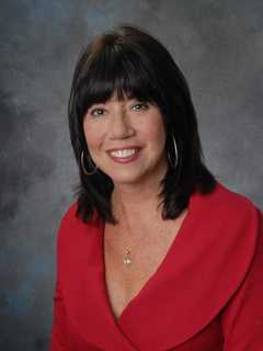 Hudson Valley Gateway Chamber Executive Director Gets Award