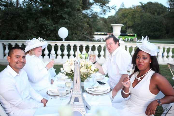 Diner en Blanc