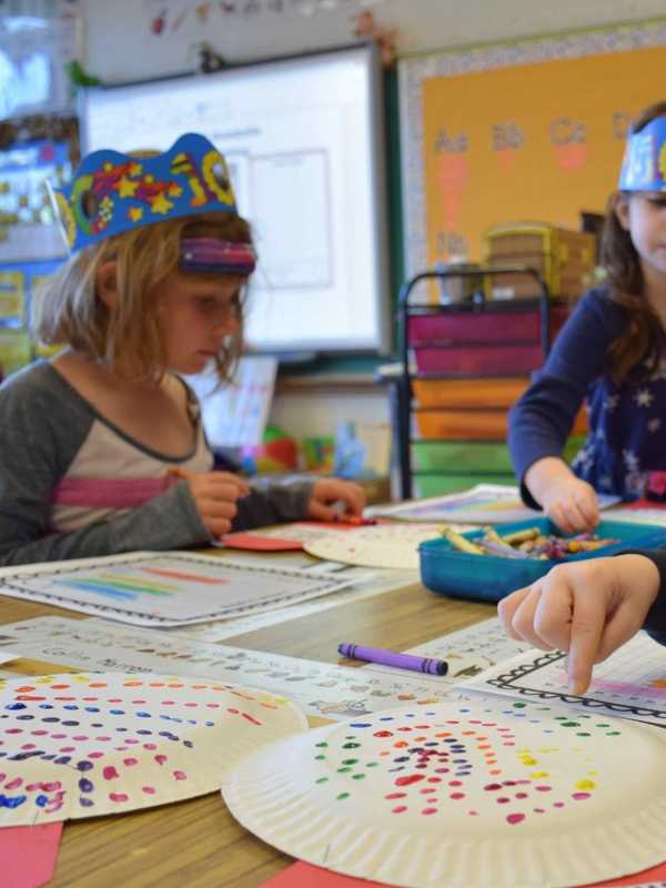 Dows Lane Elementary School Celebrates 100 Days Of School