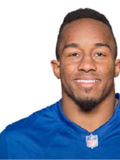 New York Giants Star Cunningham Joins Shelton Clothing Drive