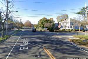 Police Search For Suspects Who Robbed Long Island Man At Gunpoint