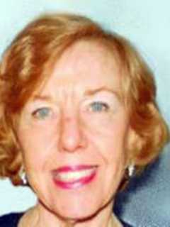 Author Brings the Red Apple Rest To Englewood Library