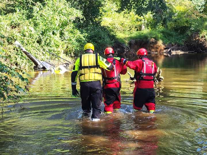 A helicopter crashed into a New Jersey lake on Thursday, Aug. 31, Daily Voice has learned.