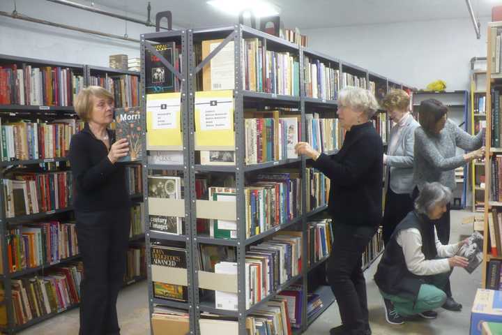 Friends Of Englewood Library Want Your Books