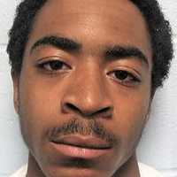 Englewood PD: Petty Criminal Snatches Phone From Dunkin Donuts Manager