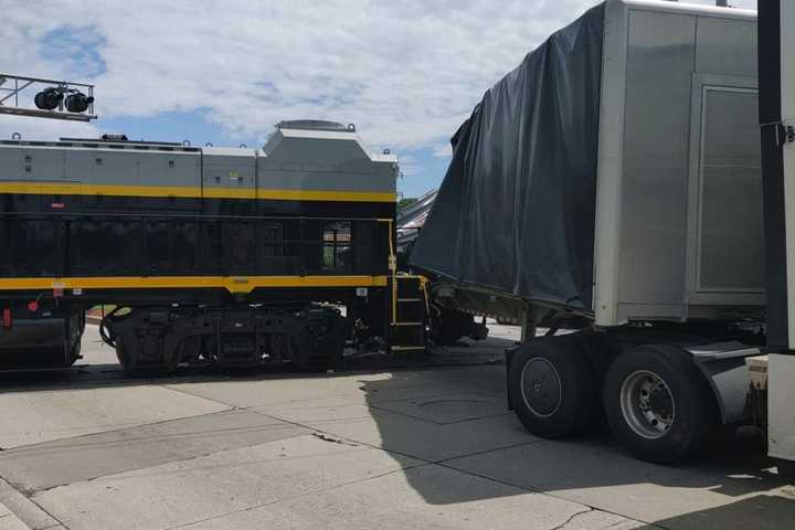 Train Collides Into Vehicle On Baltimore Street