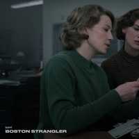 <p>&quot;Boston Strangler&quot; stars Keira Knightley as Loretta McLaughlin and Carrie Coon as Jean Cole.</p>