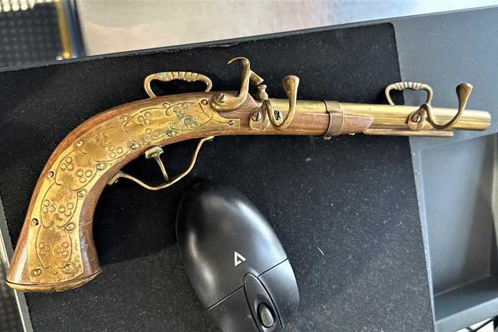 Unusual Pistol Replica Makes It Through Airport Security In CT