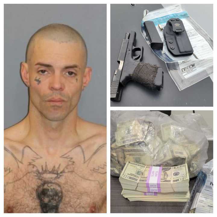 Crack Thousands In Fake Cash Gun Found In Jeep Parked In Sutton Police Worcester Daily Voice 3137