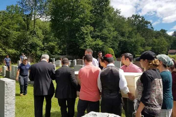 Simple Plea Draws Dozens Of Strangers To Rockland Woman's Funeral