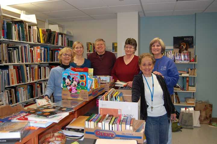 Kent Library Hosting Book Sale