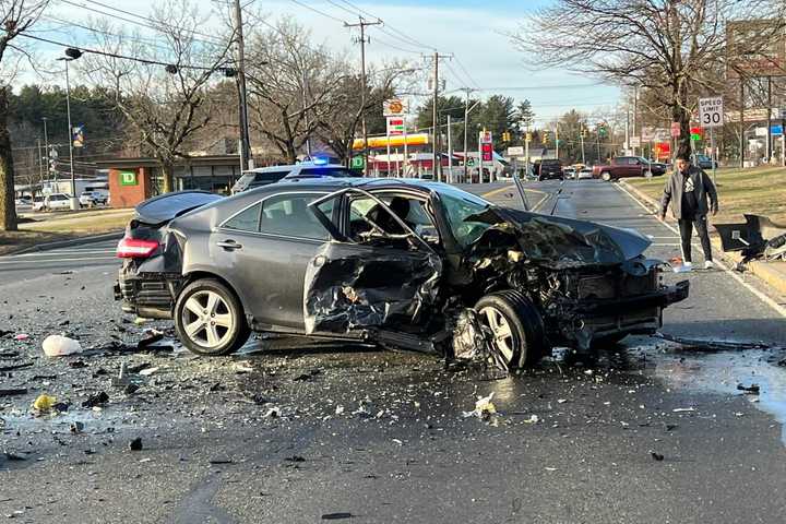 Child Among 5 Injured In Multi-Car Crash In Western Mass: Fire Officials