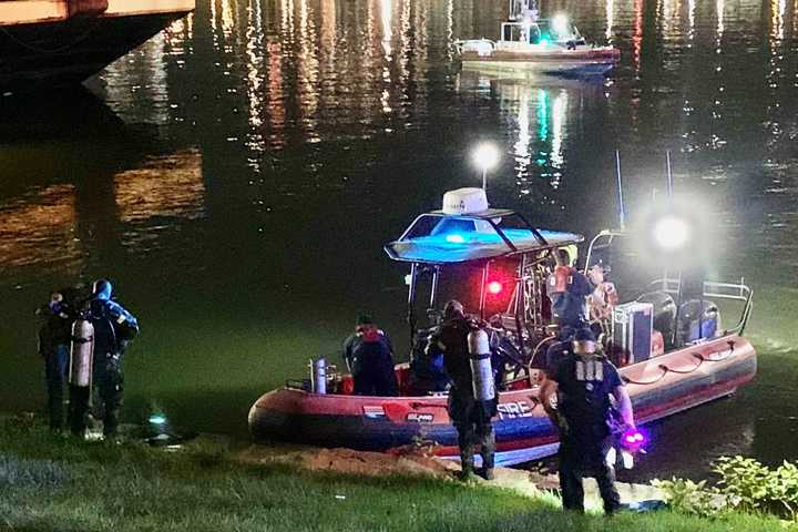 Three Killed As Car Plunges Into Anacostia River