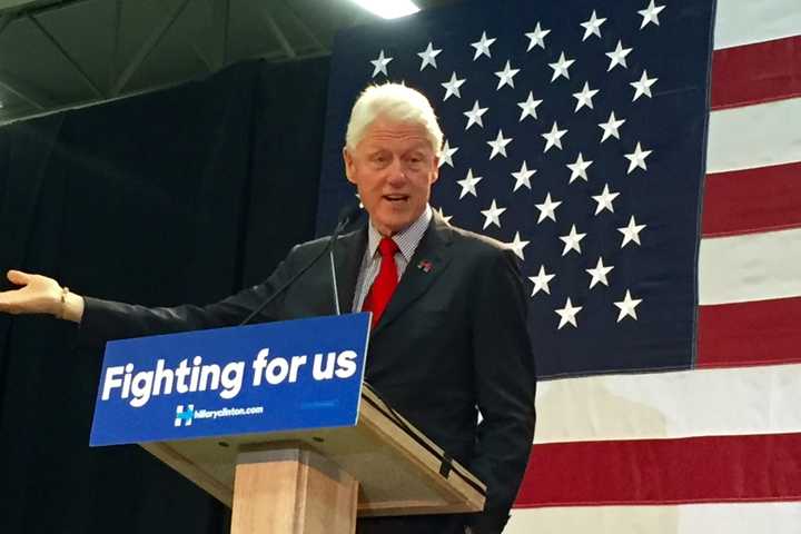 PHOTOS: Bill Clinton Stumps For Hillary At Paterson College