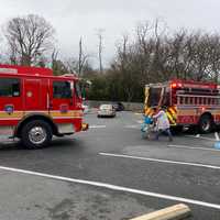 <p>Not all shoppers were deterred by the crash in Bethesda
  
</p>