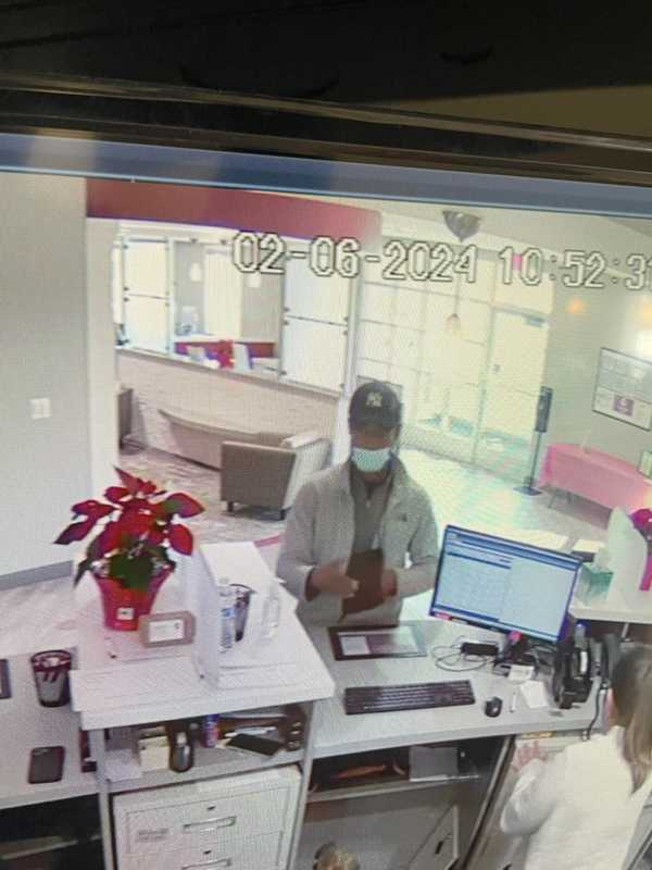 Photo Released Of Wanted Suspect After Stafford County Bank Robbery (DEVELOPING)