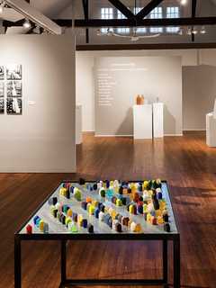Attend Talk On Glass Art At Silvermine Galleries In New Canaan