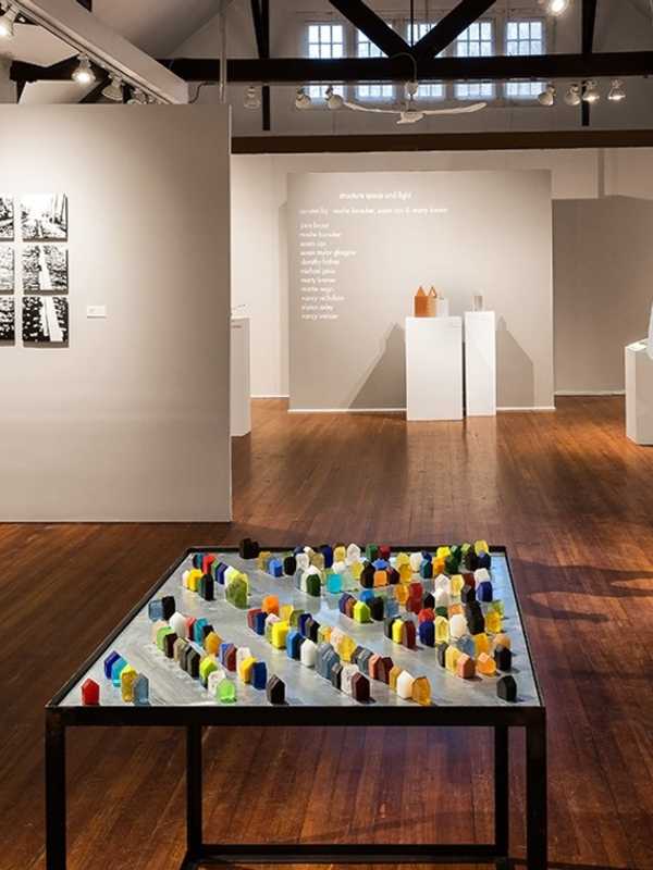 Attend Talk On Glass Art At Silvermine Galleries In New Canaan