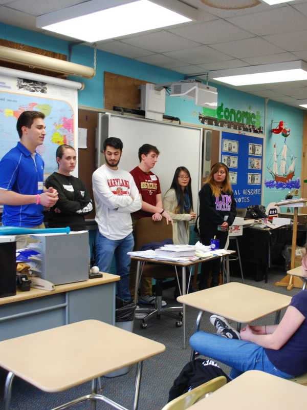 Hen Hud Grads Share Lessons On College Life