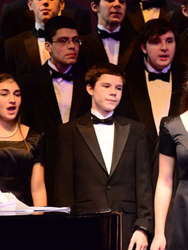 Harrison High Chorus, Husky Harmonics Perform With Potsdam Pointercounts
