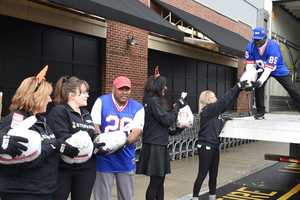 Ex-Giants Launch Thanksgiving Turkey Delivery Effort In Nanuet