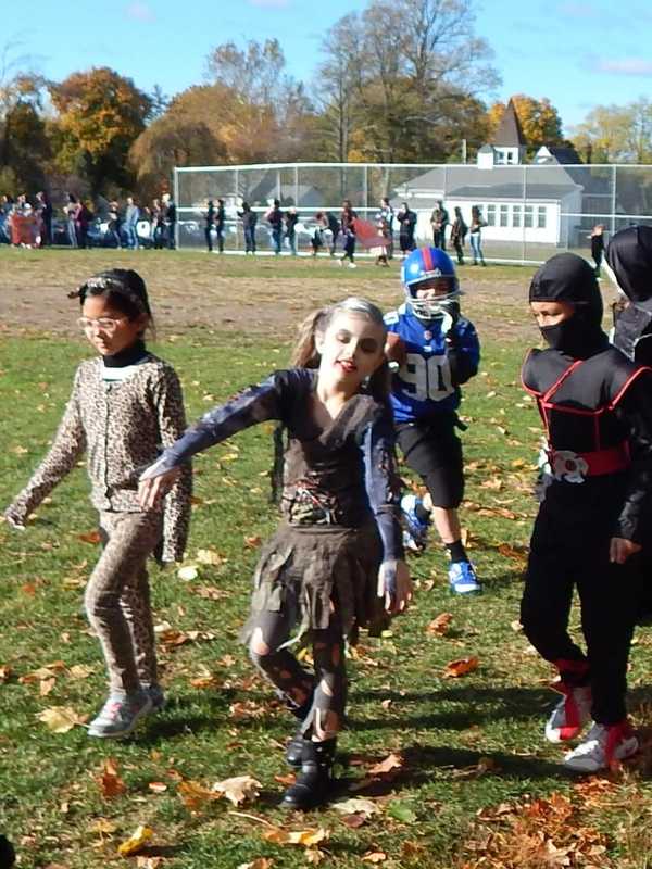 Cottage Lane Students Get Spooky On Halloween In Blauvelt Parade
