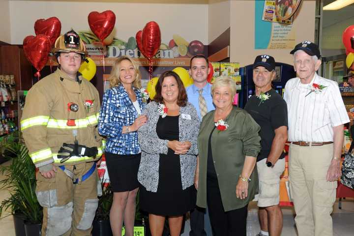 Volunteers 'Bag' Hunger In West Nyack