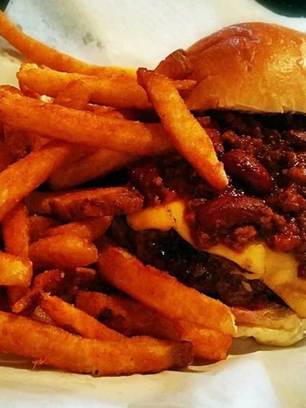 Fair Lawn's Dutch House Tavern Vies For Perfect Patty In DVlicious Contest