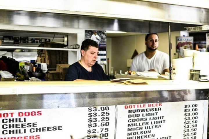 Fort Lee's Hiram's Snags Win In Bergen's 'DVlicious Hot Dog Contest'