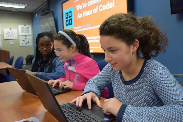 Rye Neck High School, Middle School Students Collaborate On Computing