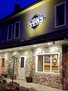 Icons In New Fairfield Serves Up Food For Families, Fun For Sports Fans