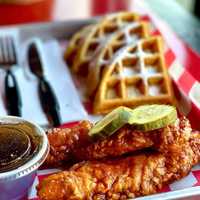 Hot Chicken Chain Spices Up Route 17