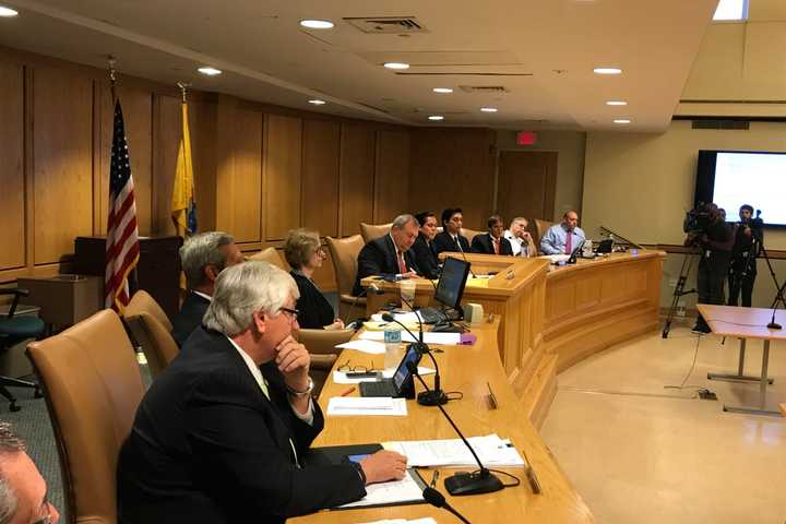 Mahwah Council Votes ‘No Confidence’ In Mayor