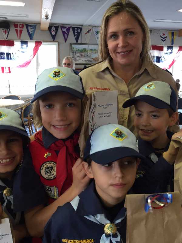 Croton Yacht Club Honors Veterans With Thanksgiving Feast