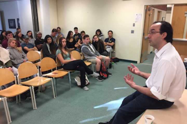 9/11 Documentary Maker Speaks To Greenwich High Class About Human Spirit