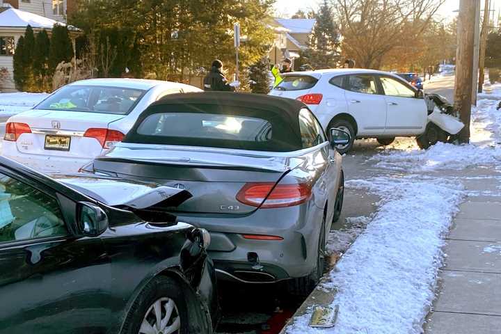 4-Car Glen Rock Pileup Sends Driver To Hospital