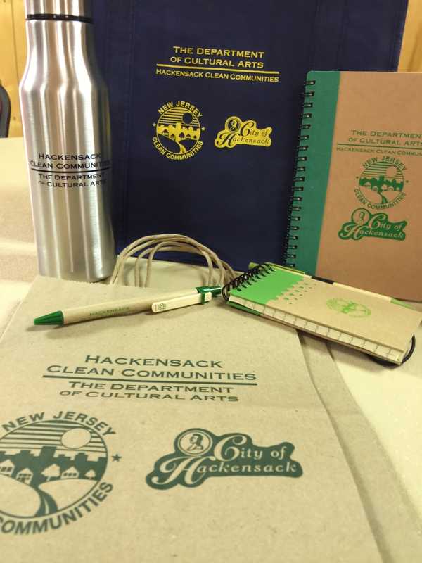 Hackensack Gives Away 'Plastic-Free' Starter Kits