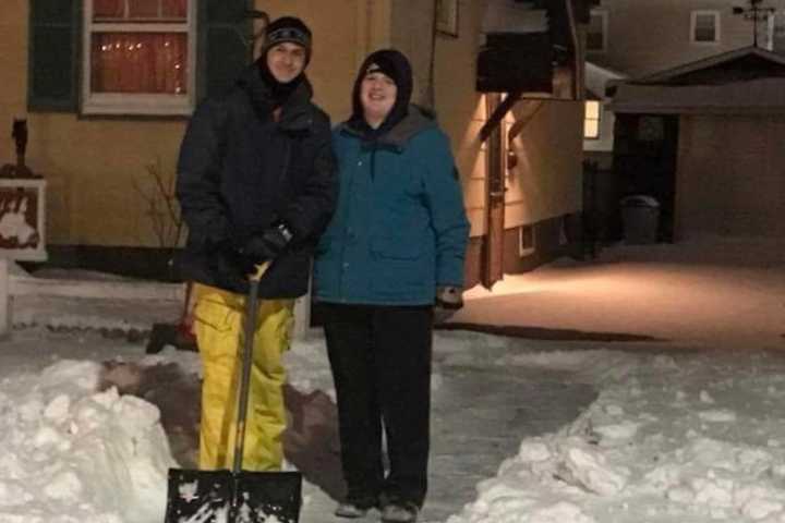 Saddle Brook Students Volunteer To Dig Out Neighbors