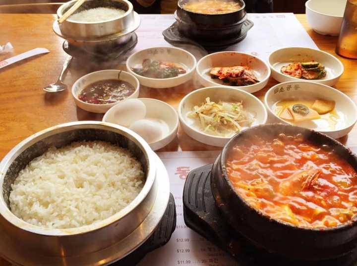 SGD Dubu offers Korean cuisine.