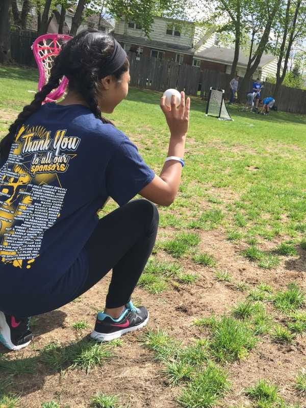 Saddle Brook Girls Lacrosse Team Holding Car Wash Fundraiser