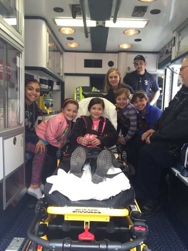 Brownie Troop Visits Oradell Fire Department