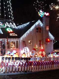 Putnam Valley Home Lights Up The Holidays 