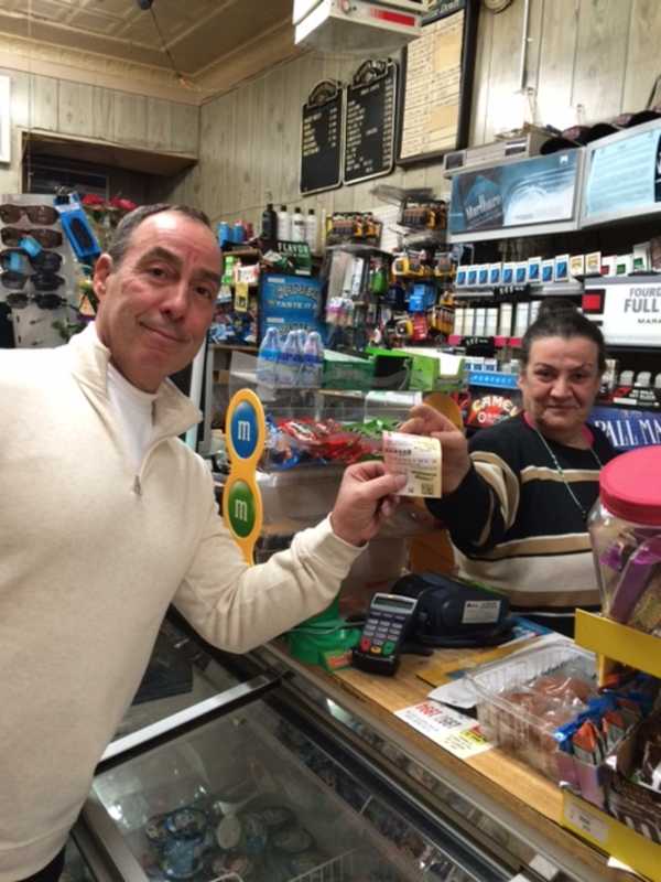 Powerball Fever Strikes Stratford As Jackpot Hits Record $700 Million