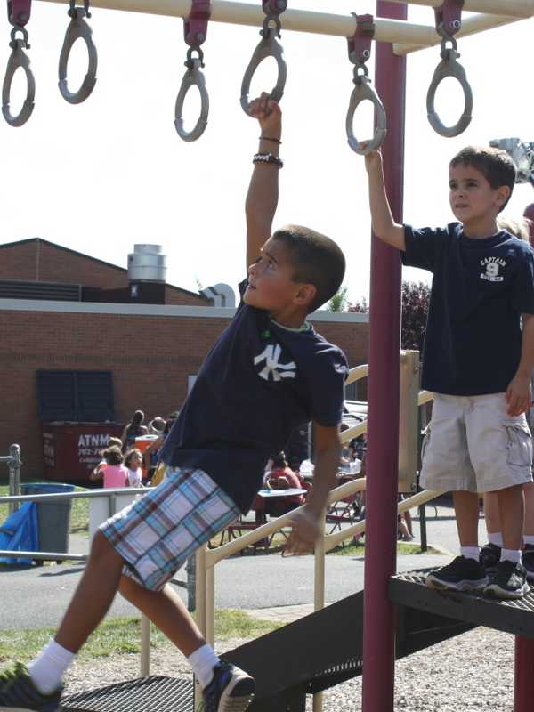 Virginia Road, Kensico Schools In Mount Pleasant Host Picnic
