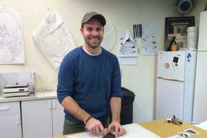 Shelton Glass Artist Creates On The Cutting Edge