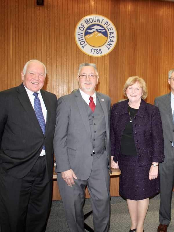 Mount Pleasant Swears In Town Officials