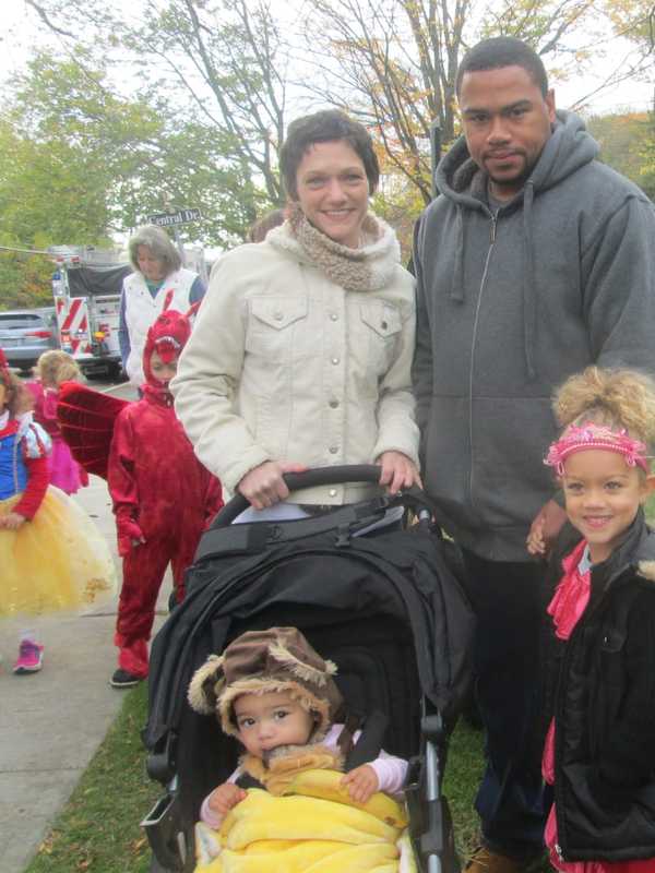Kids Show Off Halloween Costumes At Briarcliff Ragamuffin Parade